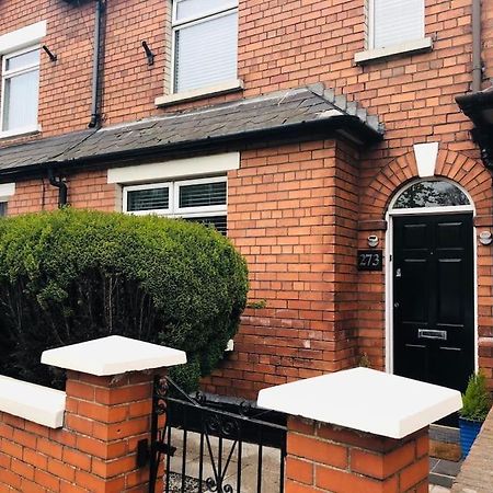 Cosy Two Bed Terraced House 7Min Drive From City 벨파스트 외부 사진