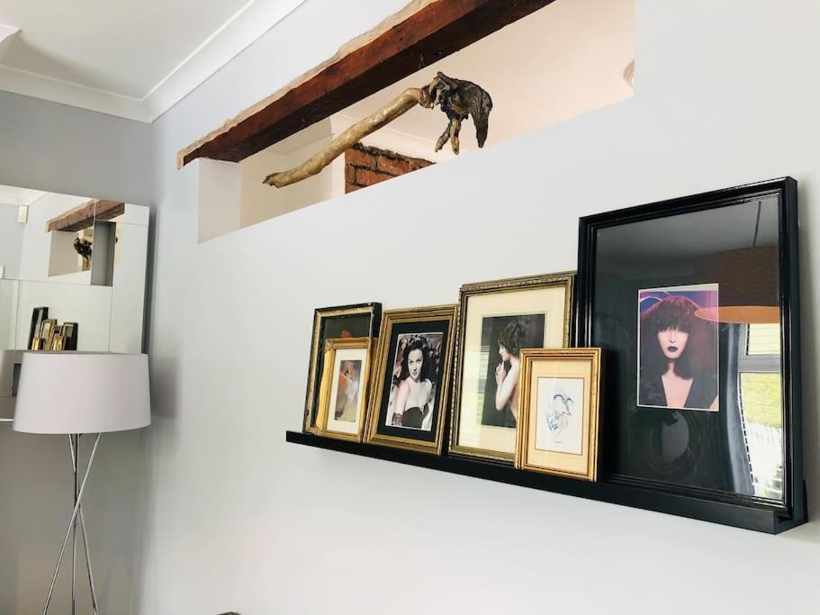 Cosy Two Bed Terraced House 7Min Drive From City 벨파스트 외부 사진