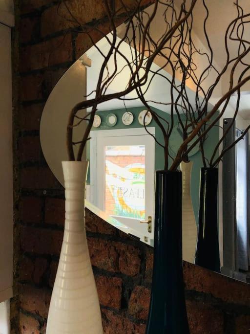Cosy Two Bed Terraced House 7Min Drive From City 벨파스트 외부 사진