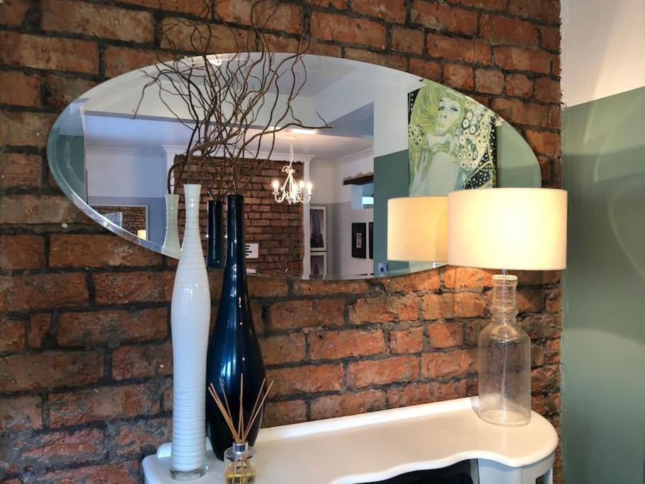Cosy Two Bed Terraced House 7Min Drive From City 벨파스트 외부 사진