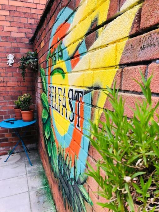 Cosy Two Bed Terraced House 7Min Drive From City 벨파스트 외부 사진