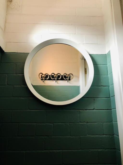 Cosy Two Bed Terraced House 7Min Drive From City 벨파스트 외부 사진