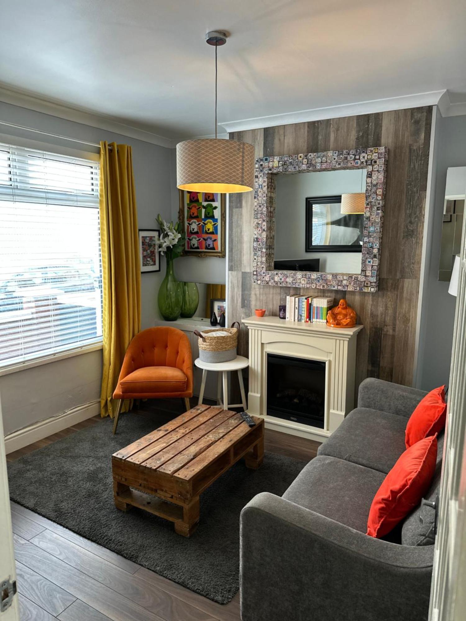 Cosy Two Bed Terraced House 7Min Drive From City 벨파스트 외부 사진